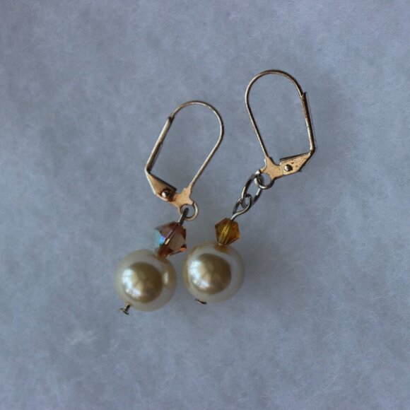 Pearl style cream and yellow handmade earrings for pierced ears - Picture 4 of 4